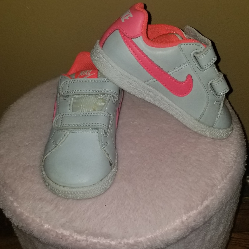 Velcro Nike Sneakers